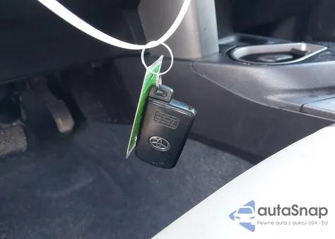 2017 Toyota Rav4 Limited from USA, damaged, VIN 2T3DFREV4HW681585